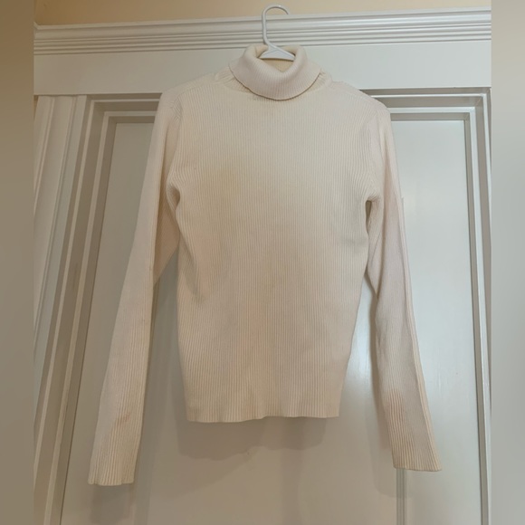 Cream Turtleneck Sweater DISCOUNT for the stain - Picture 2 of 3
